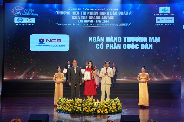 NCB vinh dự đ&oacute;n nhận giải thưởng &ldquo;Top 10 sản phẩm dịch vụ chất lượng Ch&acirc;u &Aacute; 2024&rdquo; d&agrave;nh cho ứng dụng ng&acirc;n h&agrave;ng số NCB iziMobile &nbsp;