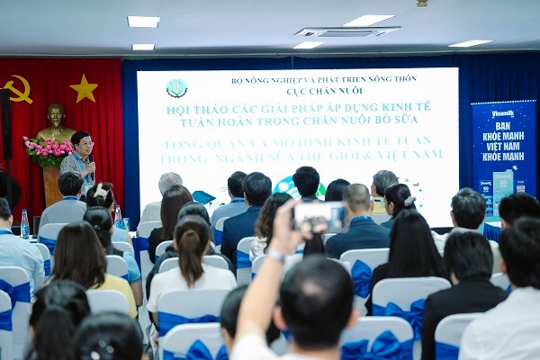 &nbsp;&Ocirc;ng Tống Xu&acirc;n Chinh chia sẻ tại Hội thảo &ldquo;C&aacute;c giải ph&aacute;p &aacute;p dụng kinh tế tuần ho&agrave;n trong ng&agrave;nh sữa Việt Nam&rdquo;.