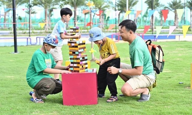 Hơn tất cả l&agrave; tạo dựng những khoảnh khắc đ&aacute;ng nhớ c&ugrave;ng gia đ&igrave;nh, những người th&acirc;n y&ecirc;u. Vẽ n&ecirc;n những trải nghiệm đầy sắc m&agrave;u cho mỗi cư d&acirc;n, mỗi gia đ&igrave;nh khi trải nghiệm tại The Global City - Trung t&acirc;m mới của TP.HCM. &nbsp;