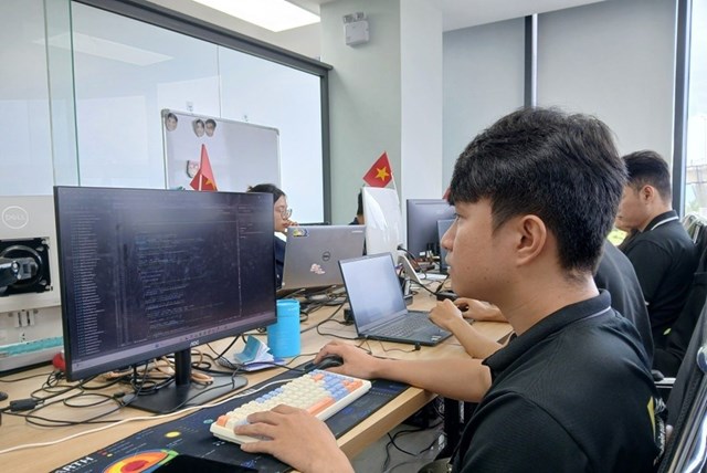 Doanh nghiệp khởi nghiệp ng&agrave;nh vi mạch b&aacute;n dẫn v&agrave; AI được hỗ trợ kh&ocirc;ng gian l&agrave;m việc tại Khu C&ocirc;ng nghệ th&ocirc;ng tin tập trung, C&ocirc;ng vi&ecirc;n phần mềm Đ&agrave; Nẵng số 2.