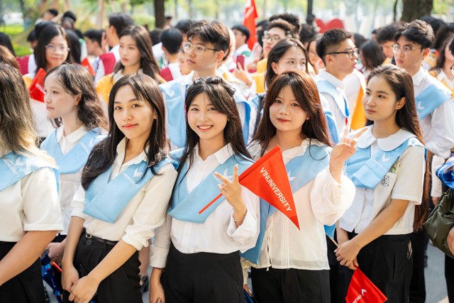 Các tân sinh viên của VinUni hân hoan trong ngày tựu trường đầu tiên
