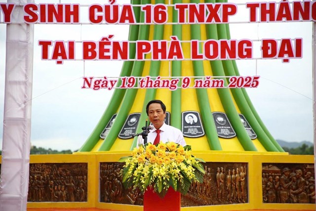 Ph&oacute; Chủ tịch Thường trực UBND tỉnh Quảng Trị Ho&agrave;ng Nam ph&aacute;t biểu tại lễ kh&aacute;nh th&agrave;nh.