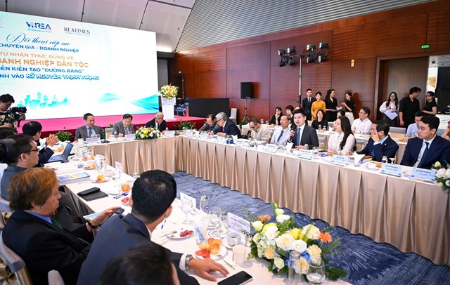 Ph&oacute; Chủ tịch HĐQT T&amp;T Group Đỗ Vinh Quang ph&aacute;t biểu tại sự kiện.
