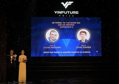 TS Demis Hassabis v&agrave; TS John Jumper &ndash; đồng chủ nh&acirc;n giải đặc biệt VinFuture d&agrave;nh cho nh&agrave; khoa học nghi&ecirc;n cứu c&aacute;c lĩnh vực mới 2022 &ndash; được trao giải thưởng Nobel H&oacute;a học năm 2024.