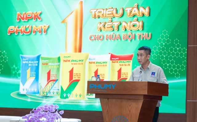 &Ocirc;ng Nguyễn Quang Sơn &ndash; Ph&oacute; Gi&aacute;m đốc Nh&agrave; m&aacute;y, cho biết Ph&uacute; Mỹ lu&ocirc;n nỗ lực kh&ocirc;ng ngừng để đ&aacute;p ứng tốt nhất nhu cầu của b&agrave; con n&ocirc;ng d&acirc;n. &nbsp;
