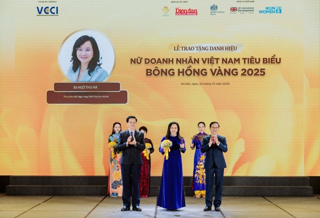 Tổng Gi&#225;m đốc SHB Ng&#244; Thu H&#224; được vinh danh “Nữ doanh nh&#226;n Việt Nam ti&#234;u biểu - B&#244;ng hồng v&#224;ng” năm 2025 - Ảnh 1