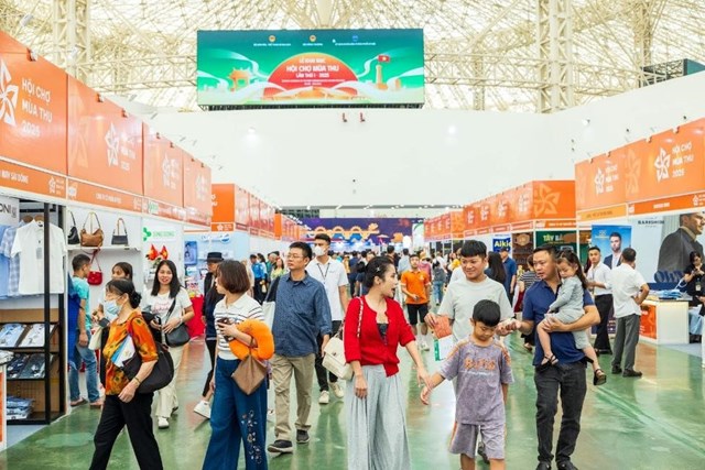 Khu mua sắm với không khí nhộn nhịp Khu mua sắm với không khí nhộn nhịp