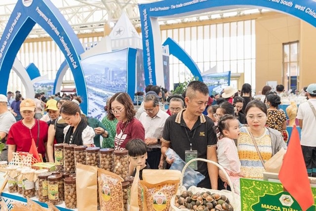 Hội chợ Mùa Thu lần thứ nhất - 2025: Dấu ấn mới của Vingroup với các sự kiện tầm cỡ - Ảnh 1 Hội chợ Mùa Thu lần thứ nhất - 2025: Dấu ấn mới của Vingroup với các sự kiện tầm cỡ - Ảnh 1