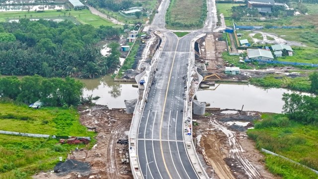 Toàn cảnh tuyến đường Liên Phường sắp thông xe, mở ra mạch giao thông chiến lược cho khu đông TP.HCM - Ảnh 1 Toàn cảnh tuyến đường Liên Phường sắp thông xe, mở ra mạch giao thông chiến lược cho khu đông TP.HCM - Ảnh 1