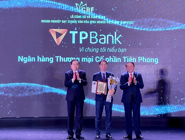 TPBank được c&#244;ng nhận “Doanh nghiệp đạt chuẩn văn h&#243;a kinh doanh Việt Nam 2022” - Ảnh 1